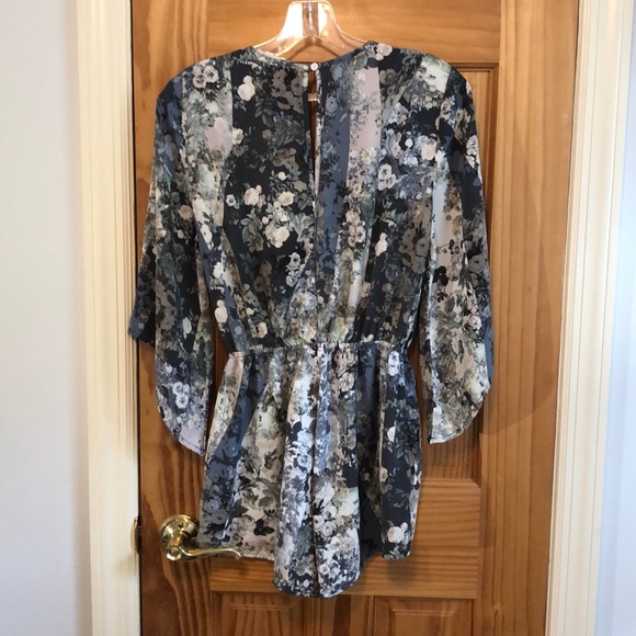 Floral print romper - Picture 2 of 4